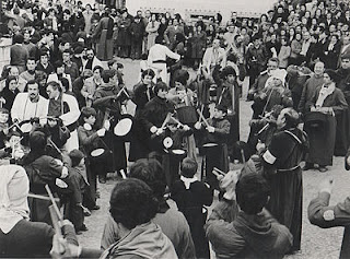 XVI · tu silenciosa&nbsp;mirada